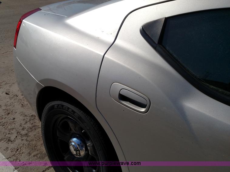image for item L6108 2009 Dodge Charger SE