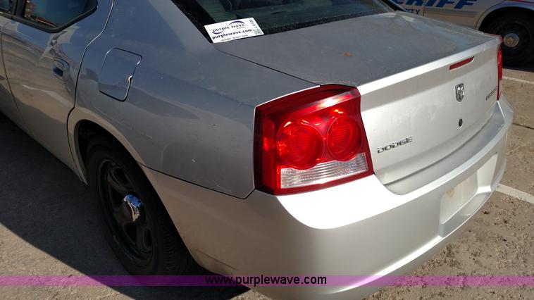 image for item L6108 2009 Dodge Charger SE