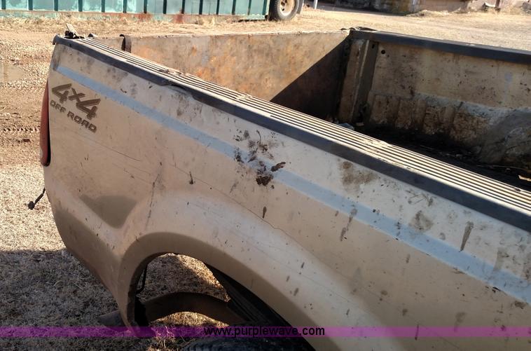 image for item L6109 2001 Ford F250 Super Duty SuperCab pickup truck