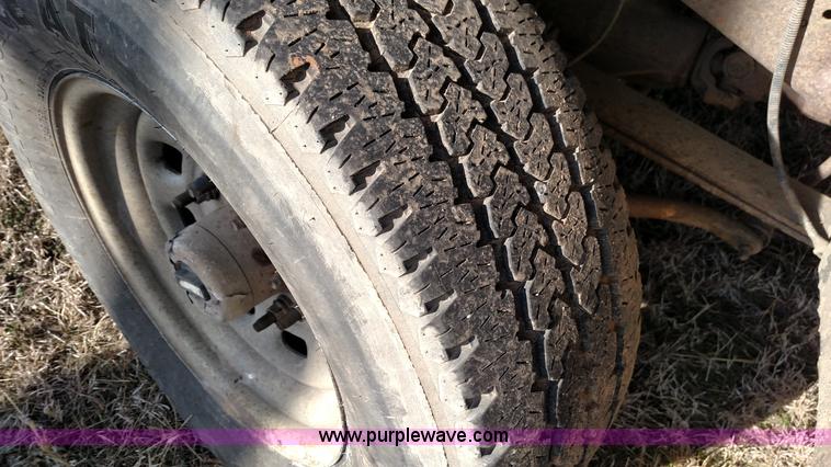 image for item L6109 2001 Ford F250 Super Duty SuperCab pickup truck