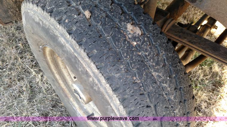 image for item L6109 2001 Ford F250 Super Duty SuperCab pickup truck