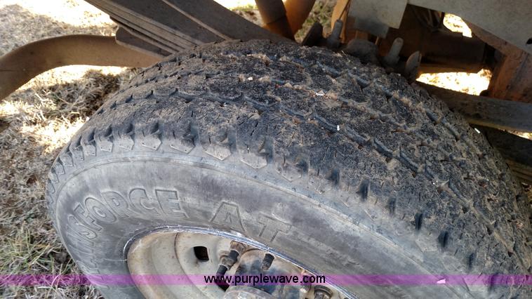 image for item L6109 2001 Ford F250 Super Duty SuperCab pickup truck