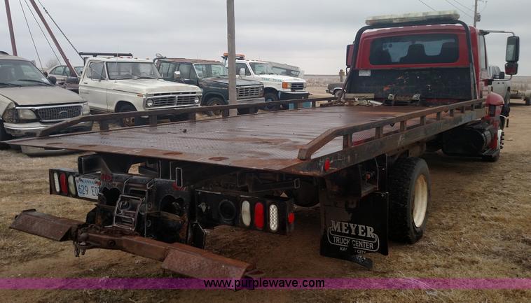 image for item L6112 2004 International DuraStar 4300 rollback truck