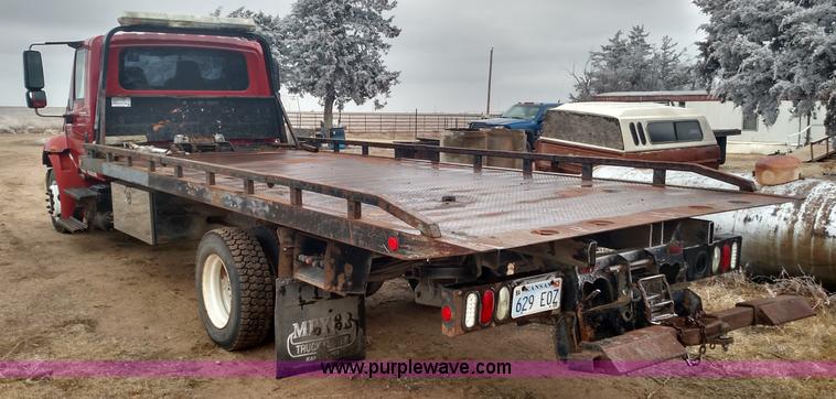 image for item L6112 2004 International DuraStar 4300 rollback truck