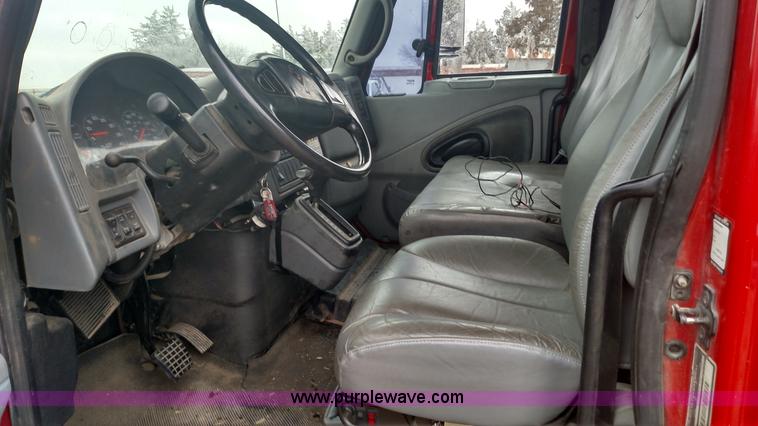 image for item L6112 2004 International DuraStar 4300 rollback truck