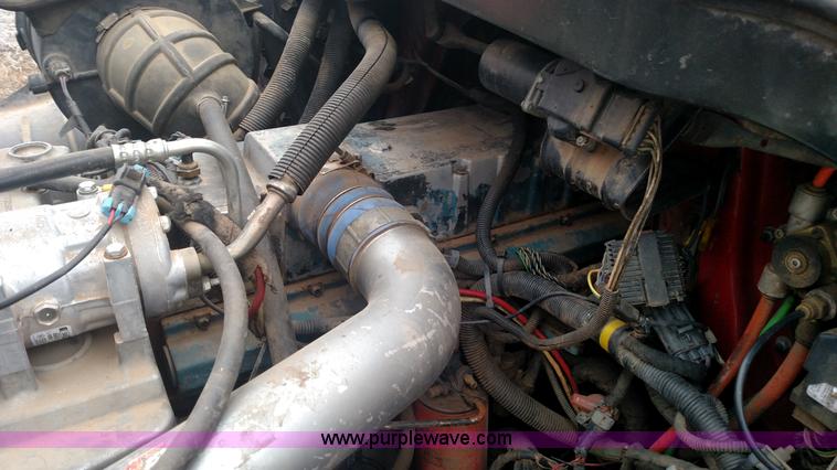 image for item L6112 2004 International DuraStar 4300 rollback truck