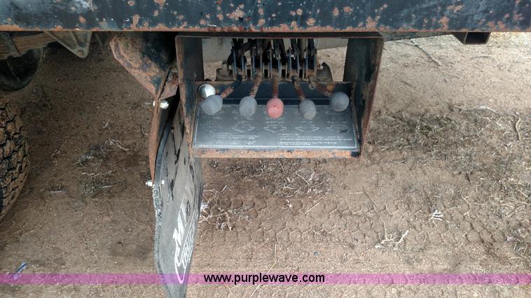 image for item L6112 2004 International DuraStar 4300 rollback truck