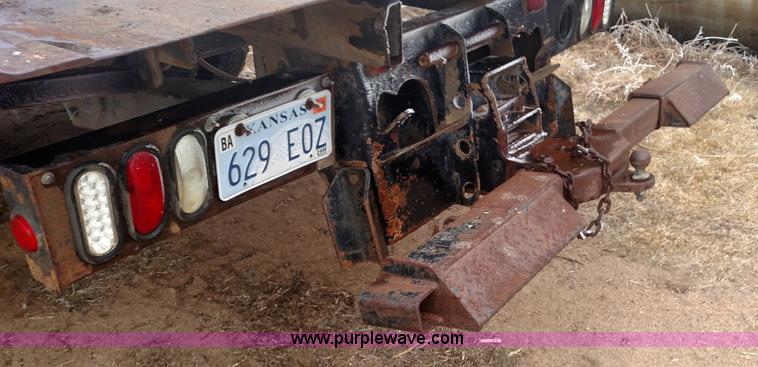 image for item L6112 2004 International DuraStar 4300 rollback truck