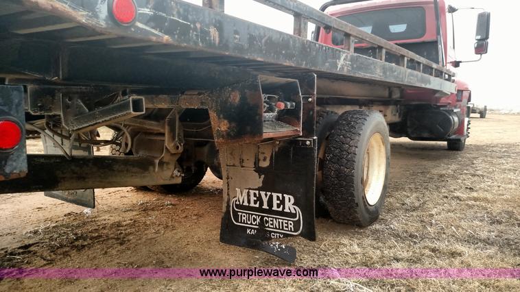 image for item L6112 2004 International DuraStar 4300 rollback truck