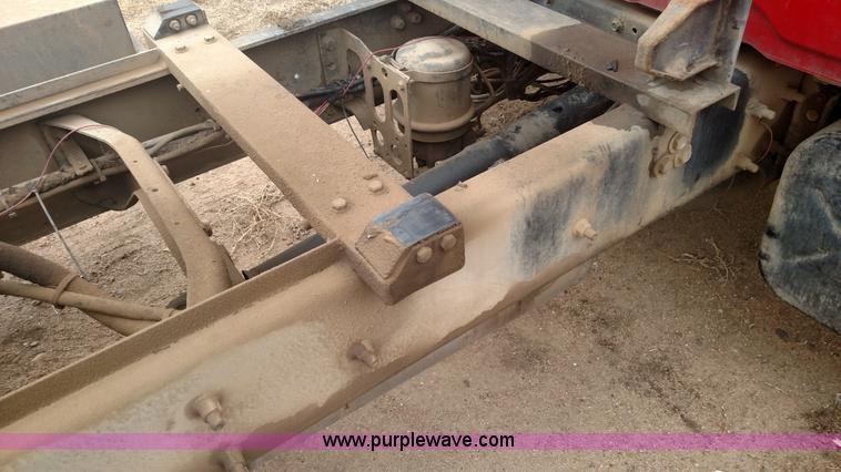 image for item L6112 2004 International DuraStar 4300 rollback truck