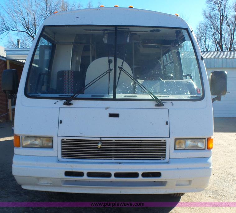 image for item L6210 1997 Freightliner Champion school bus