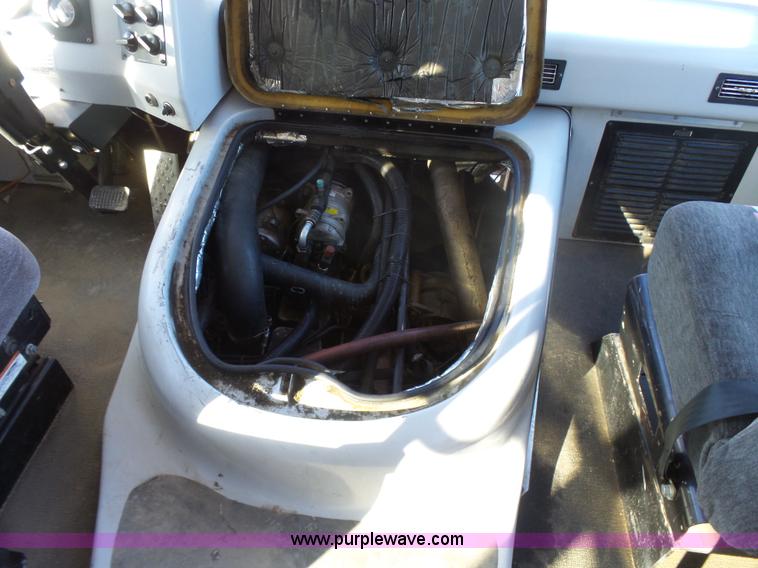 image for item L6210 1997 Freightliner Champion school bus