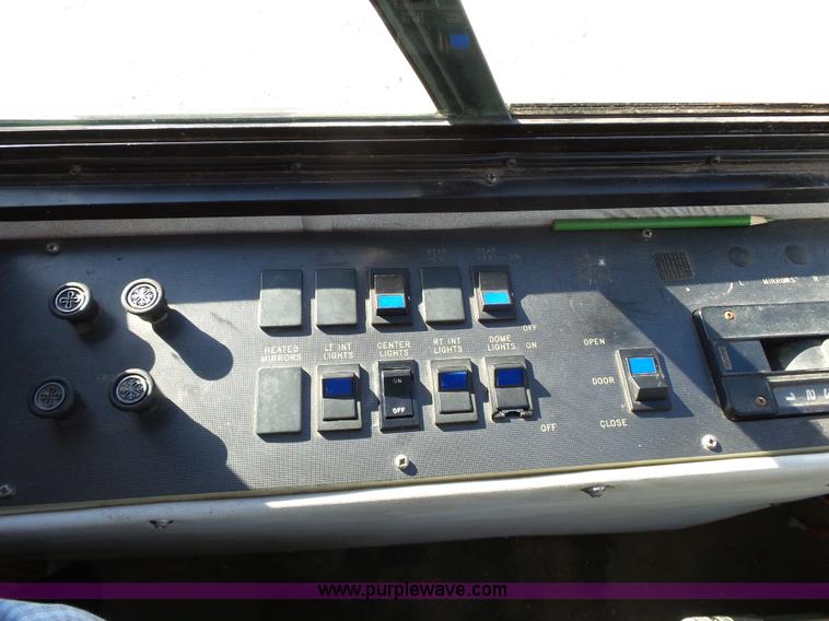 image for item L6210 1997 Freightliner Champion school bus