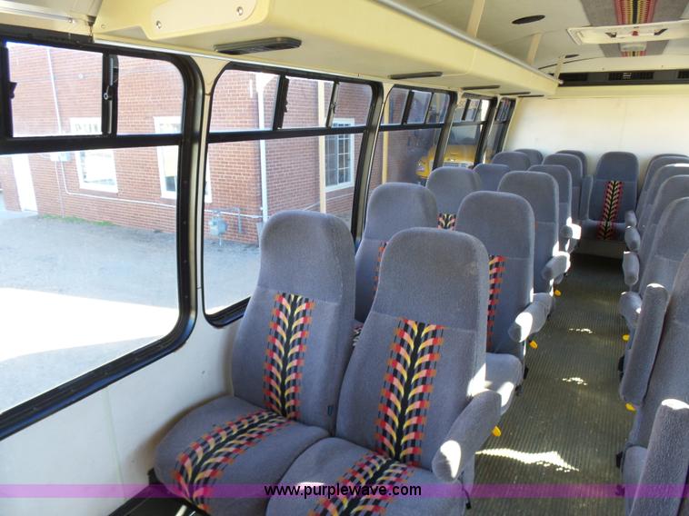 image for item L6210 1997 Freightliner Champion school bus