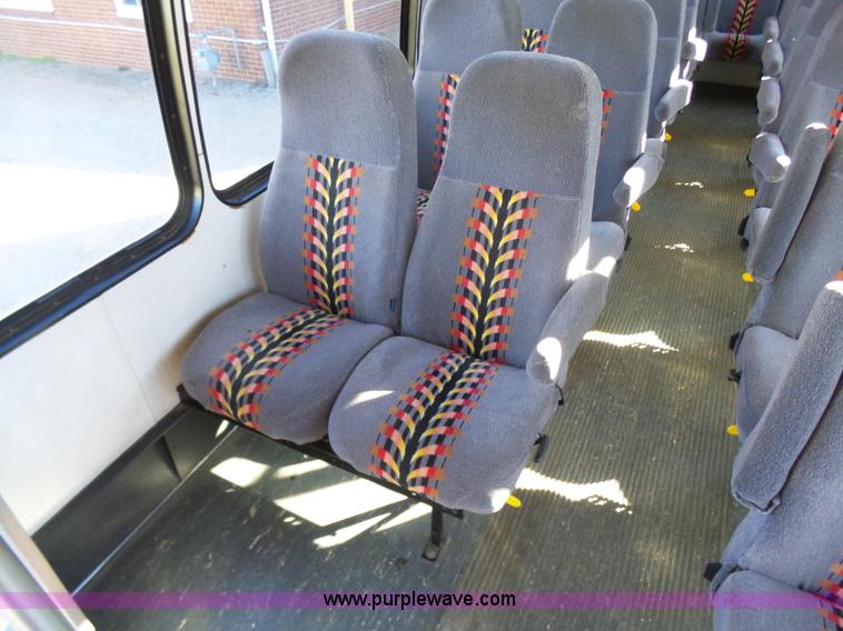 image for item L6210 1997 Freightliner Champion school bus