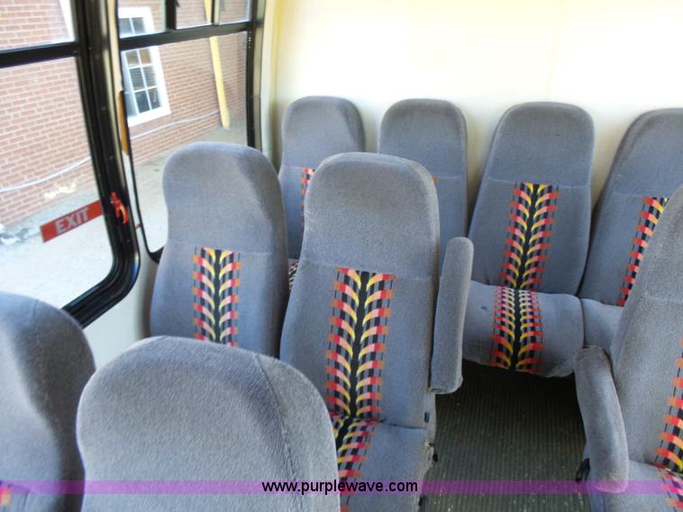 image for item L6210 1997 Freightliner Champion school bus