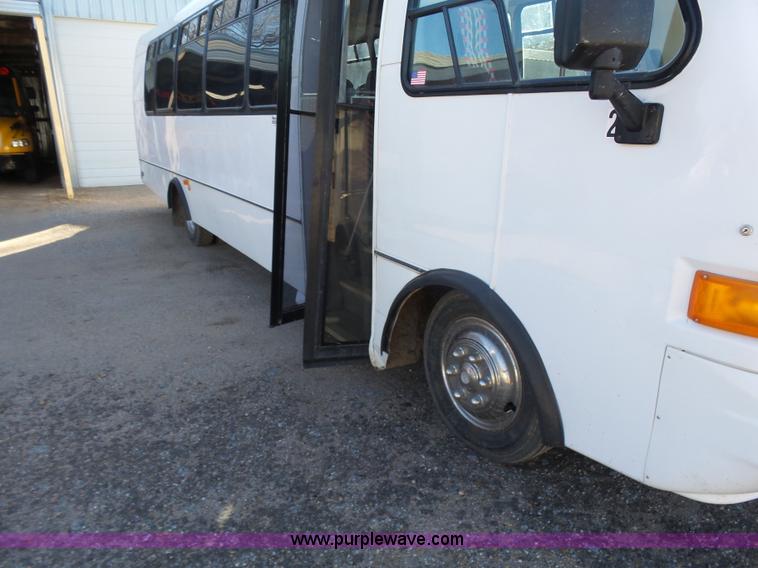 image for item L6210 1997 Freightliner Champion school bus