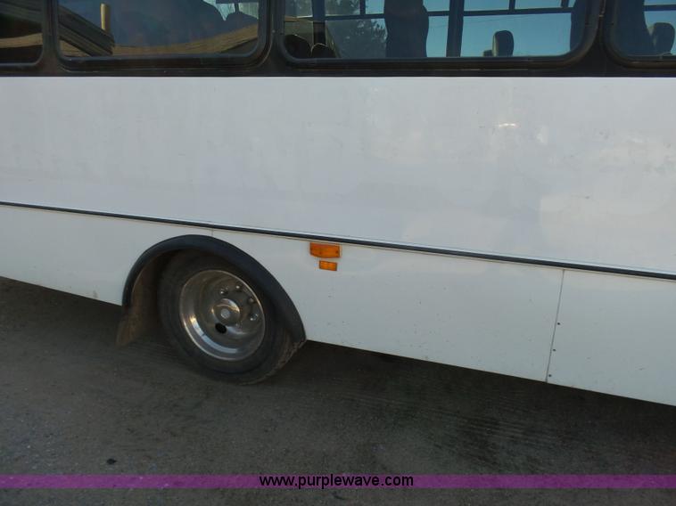 image for item L6210 1997 Freightliner Champion school bus