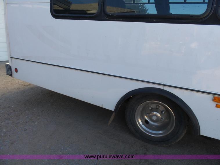 image for item L6210 1997 Freightliner Champion school bus