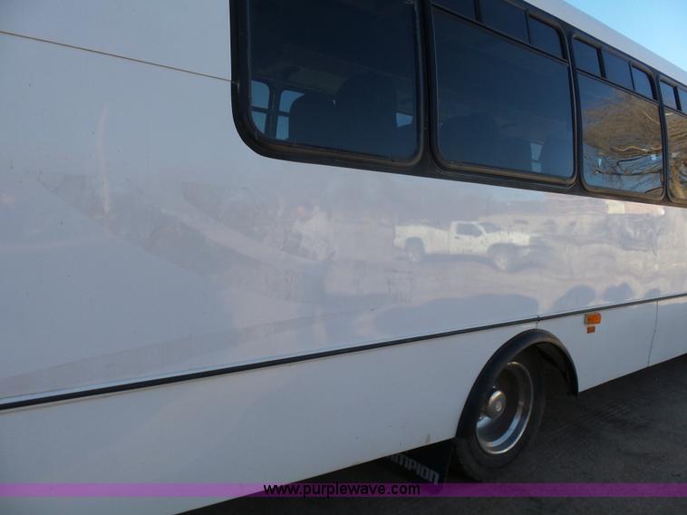 image for item L6210 1997 Freightliner Champion school bus