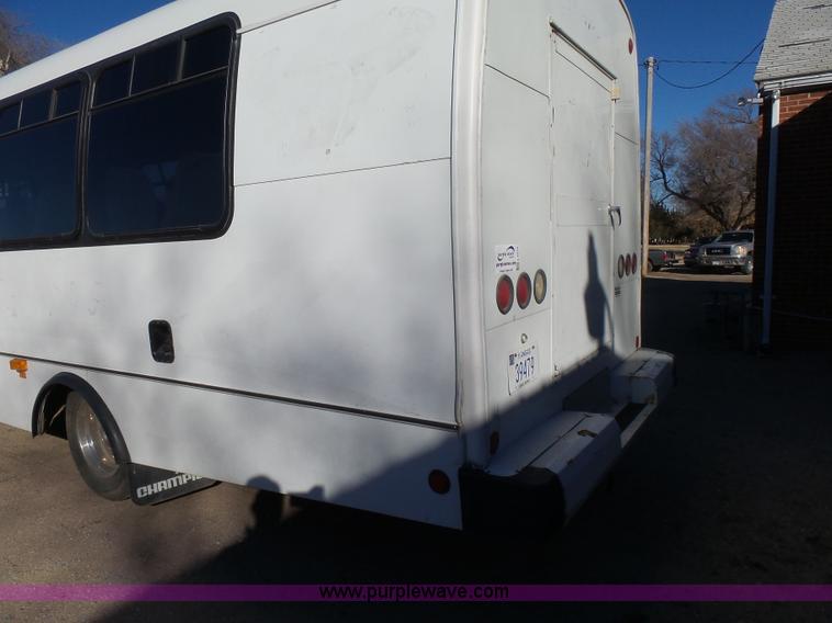 image for item L6210 1997 Freightliner Champion school bus