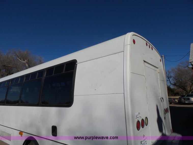 image for item L6210 1997 Freightliner Champion school bus