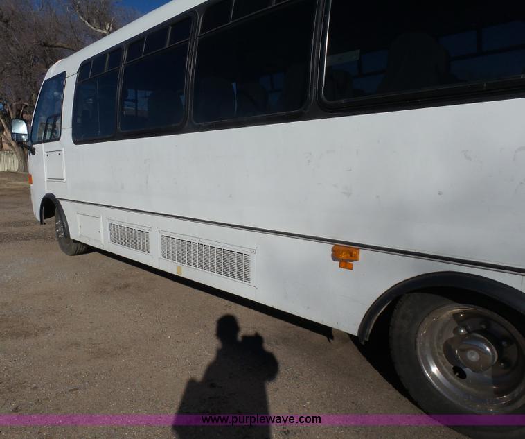 image for item L6210 1997 Freightliner Champion school bus