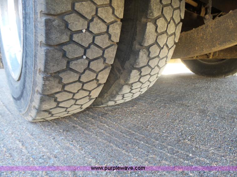 image for item L6210 1997 Freightliner Champion school bus