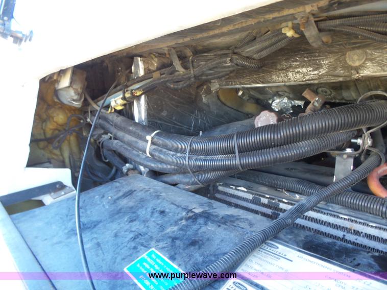 image for item L6210 1997 Freightliner Champion school bus