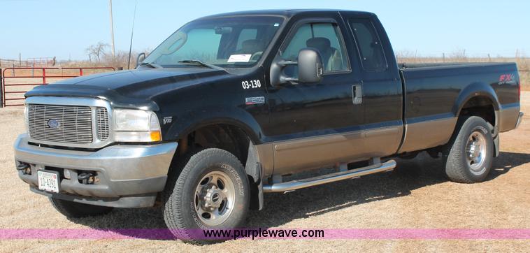 image for item L6785 2003 Ford F250 Super Duty Lariat SuperCab pickup truck
