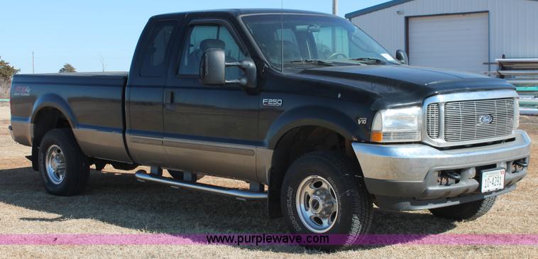 image for item L6785 2003 Ford F250 Super Duty Lariat SuperCab pickup truck