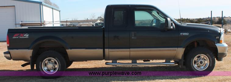 image for item L6785 2003 Ford F250 Super Duty Lariat SuperCab pickup truck