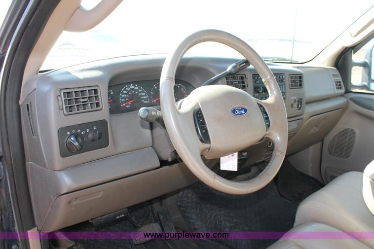 image for item L6785 2003 Ford F250 Super Duty Lariat SuperCab pickup truck