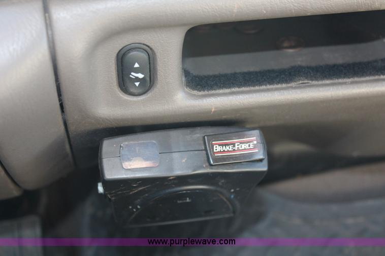 image for item L6785 2003 Ford F250 Super Duty Lariat SuperCab pickup truck