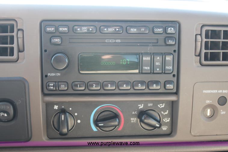 image for item L6785 2003 Ford F250 Super Duty Lariat SuperCab pickup truck