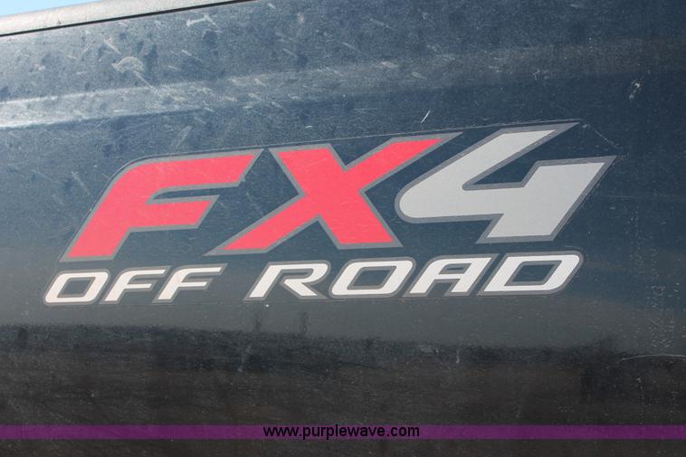 image for item L6785 2003 Ford F250 Super Duty Lariat SuperCab pickup truck