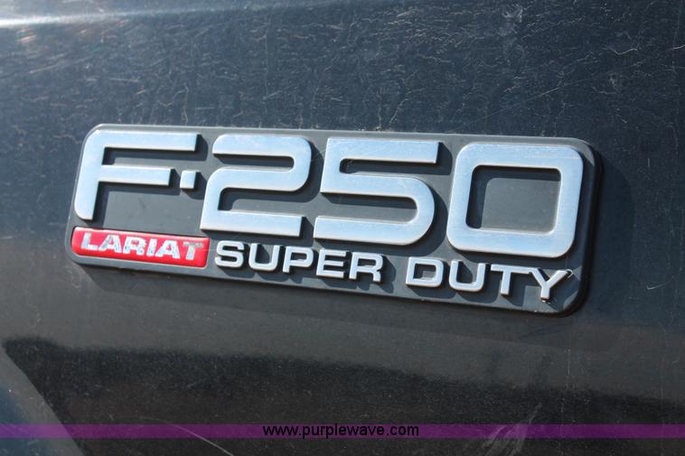 image for item L6785 2003 Ford F250 Super Duty Lariat SuperCab pickup truck