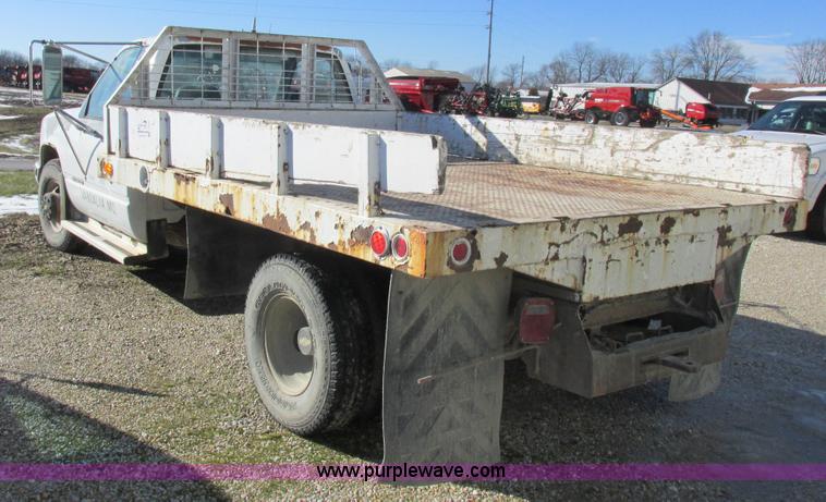 image for item L7004 1992 Chevrolet 3500 flatbed pickup truck
