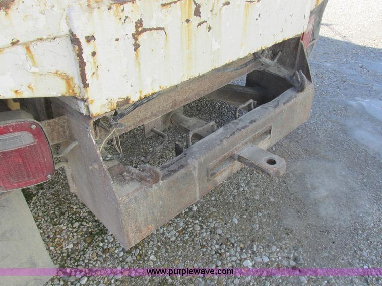 image for item L7004 1992 Chevrolet 3500 flatbed pickup truck