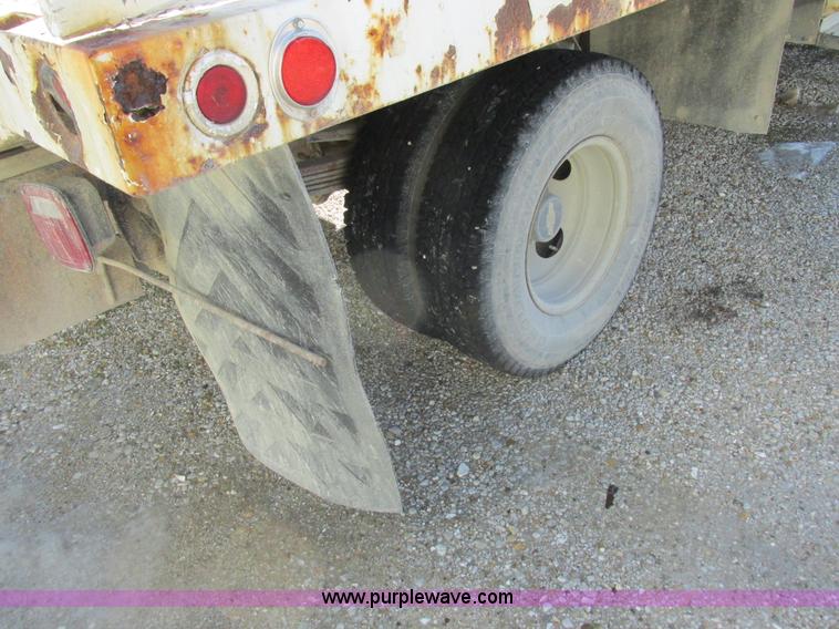 image for item L7004 1992 Chevrolet 3500 flatbed pickup truck