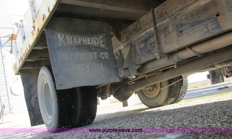 image for item L7004 1992 Chevrolet 3500 flatbed pickup truck