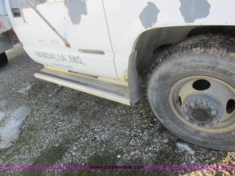 image for item L7004 1992 Chevrolet 3500 flatbed pickup truck