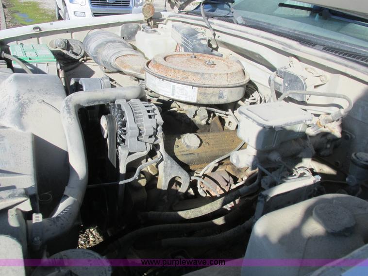 image for item L7004 1992 Chevrolet 3500 flatbed pickup truck