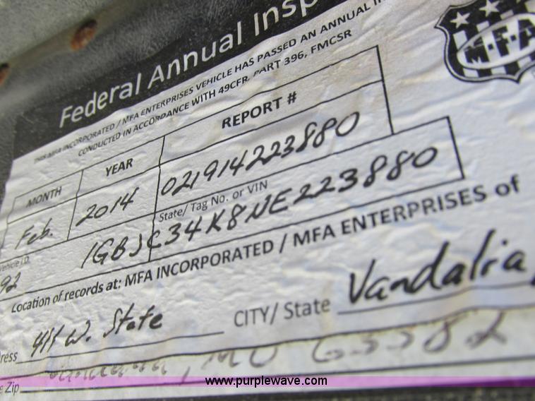 image for item L7004 1992 Chevrolet 3500 flatbed pickup truck