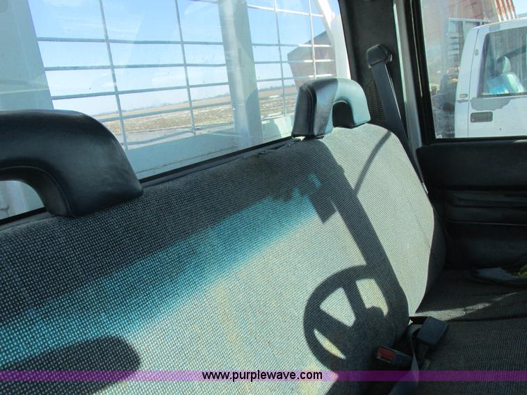 image for item L7004 1992 Chevrolet 3500 flatbed pickup truck