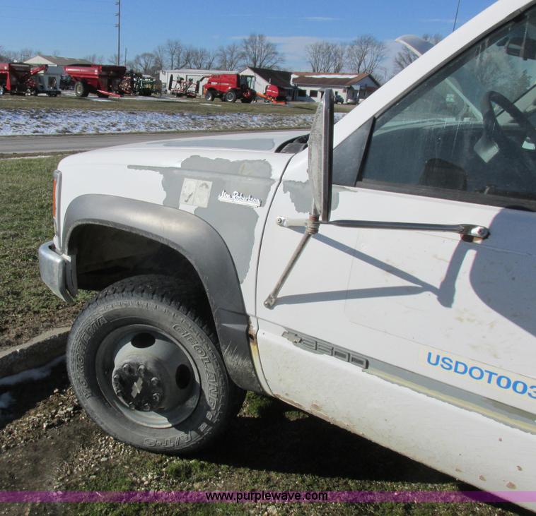 image for item L7005 1998 Chevrolet 3500 flatbed pickup truck