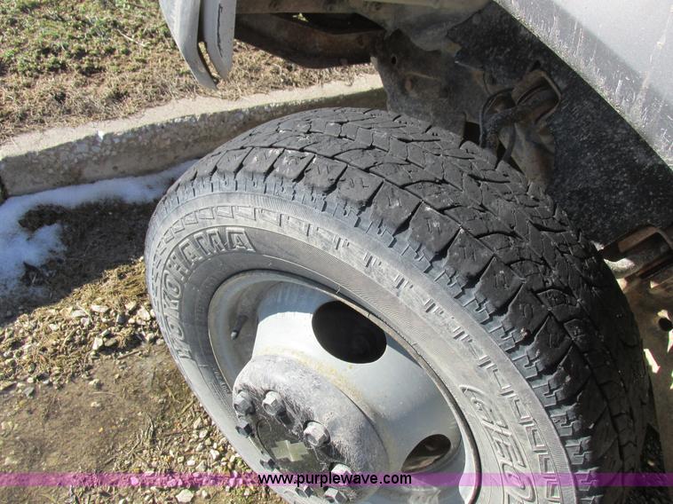 image for item L7005 1998 Chevrolet 3500 flatbed pickup truck