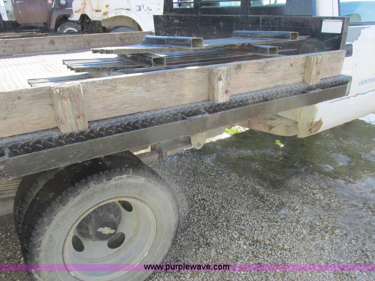 image for item L7005 1998 Chevrolet 3500 flatbed pickup truck