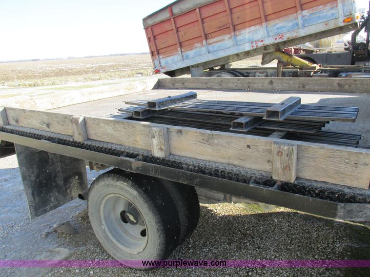 image for item L7005 1998 Chevrolet 3500 flatbed pickup truck