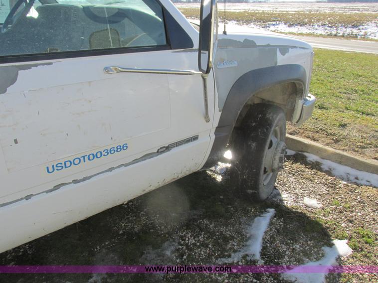 image for item L7005 1998 Chevrolet 3500 flatbed pickup truck